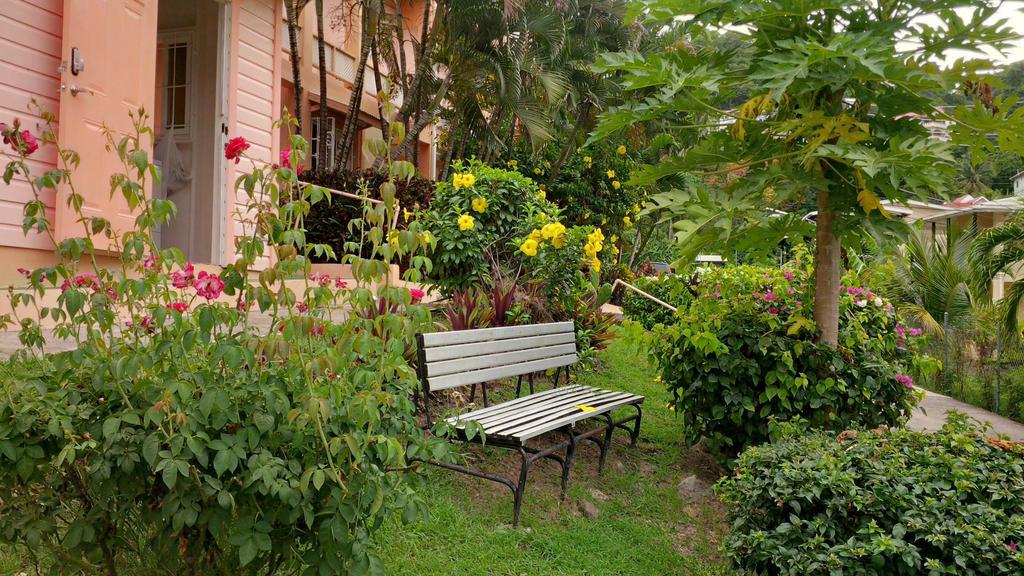 Bougainvillea Apartments St. George's Eksteriør billede